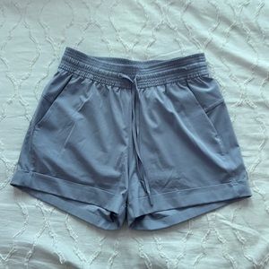 Lululemon shorts high waisted size 4. Periwinkle
